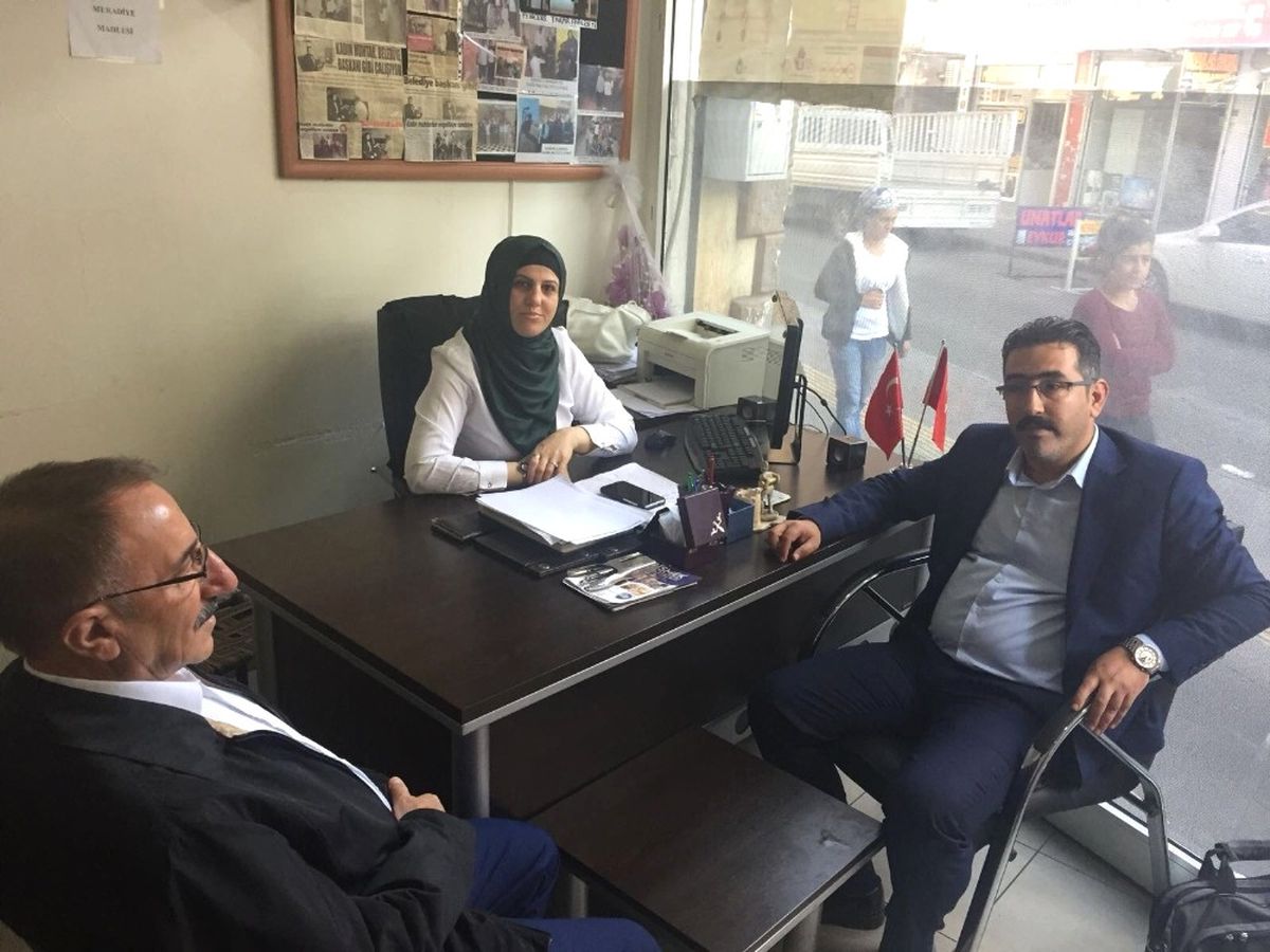 AK Parti Bağlar İlçe Başkanı Gezer, Muhtarları Yalnız Bırakmadı
