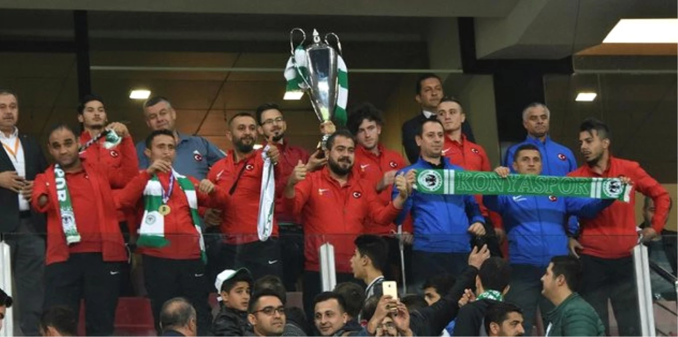 Avrupa Şampiyonu Olan Ampute Milli Takımı, Konyaspor\'un Avrupa Maçını İzledi