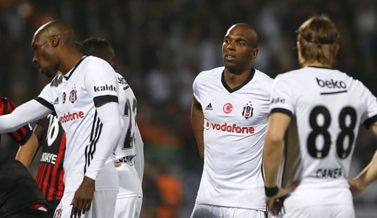 Babel\'e İki Maç Ceza