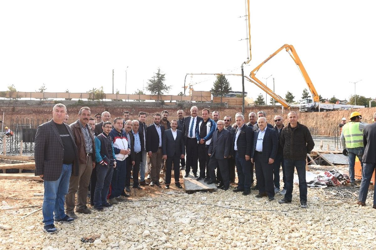Çalışanlar Sitesi Sakinlerinden Belediye Başkanı Tahsin Babaş\'a İmar Teşekkürü