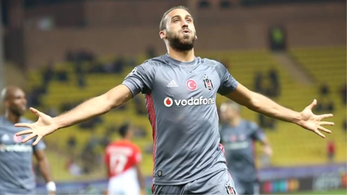 Cenk Tosun Haftanın Futbolcusu Ödülüne Aday