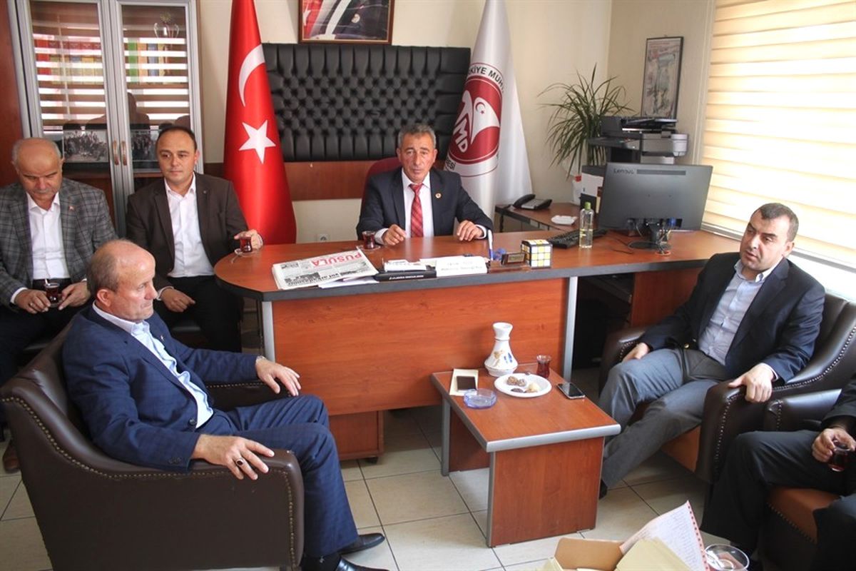 Çolakoğlu\'ndan Muhtarlar Derneği\'ne Ziyaret