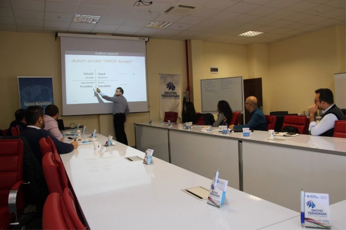 Erciyes Teknopark\'ta Yazılım Firmaları İçin "Dış Ticaret Eğitimi" Düzenlendi