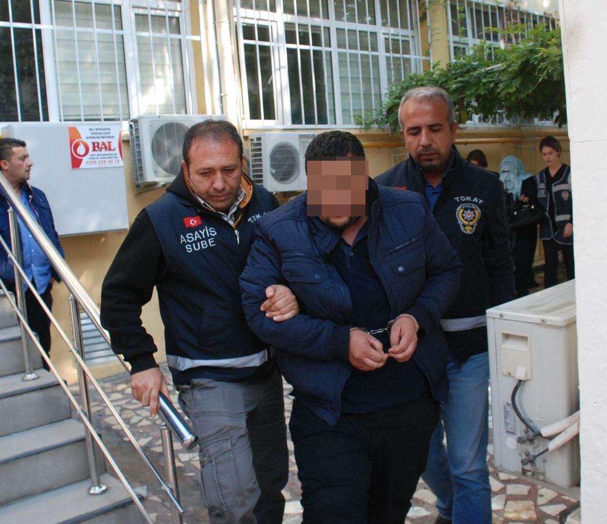 Fetö Bahanesiyle 20 Bin Lira Dolandırdı, Kaçamadan Yakalandı