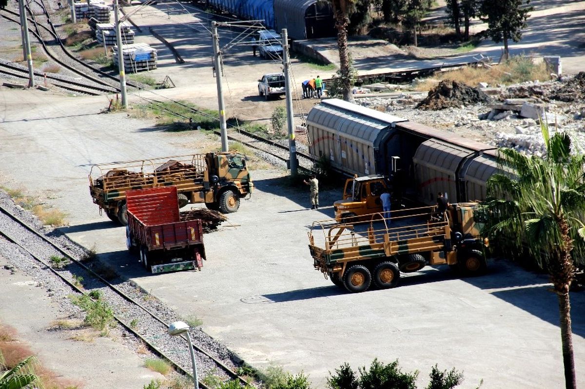 Hatay\'da Sınıra Askeri Malzeme Sevkıyatı
