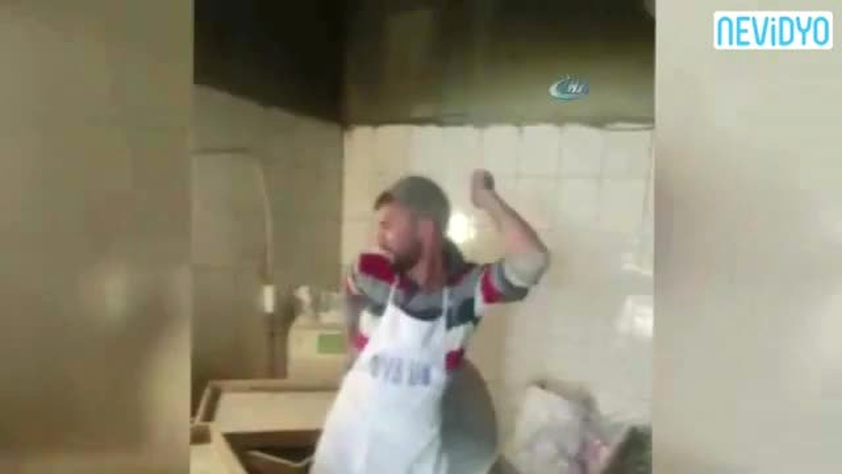 Lavaş Ustasının Videosu Gülmekten Kırıp Geçiriyor