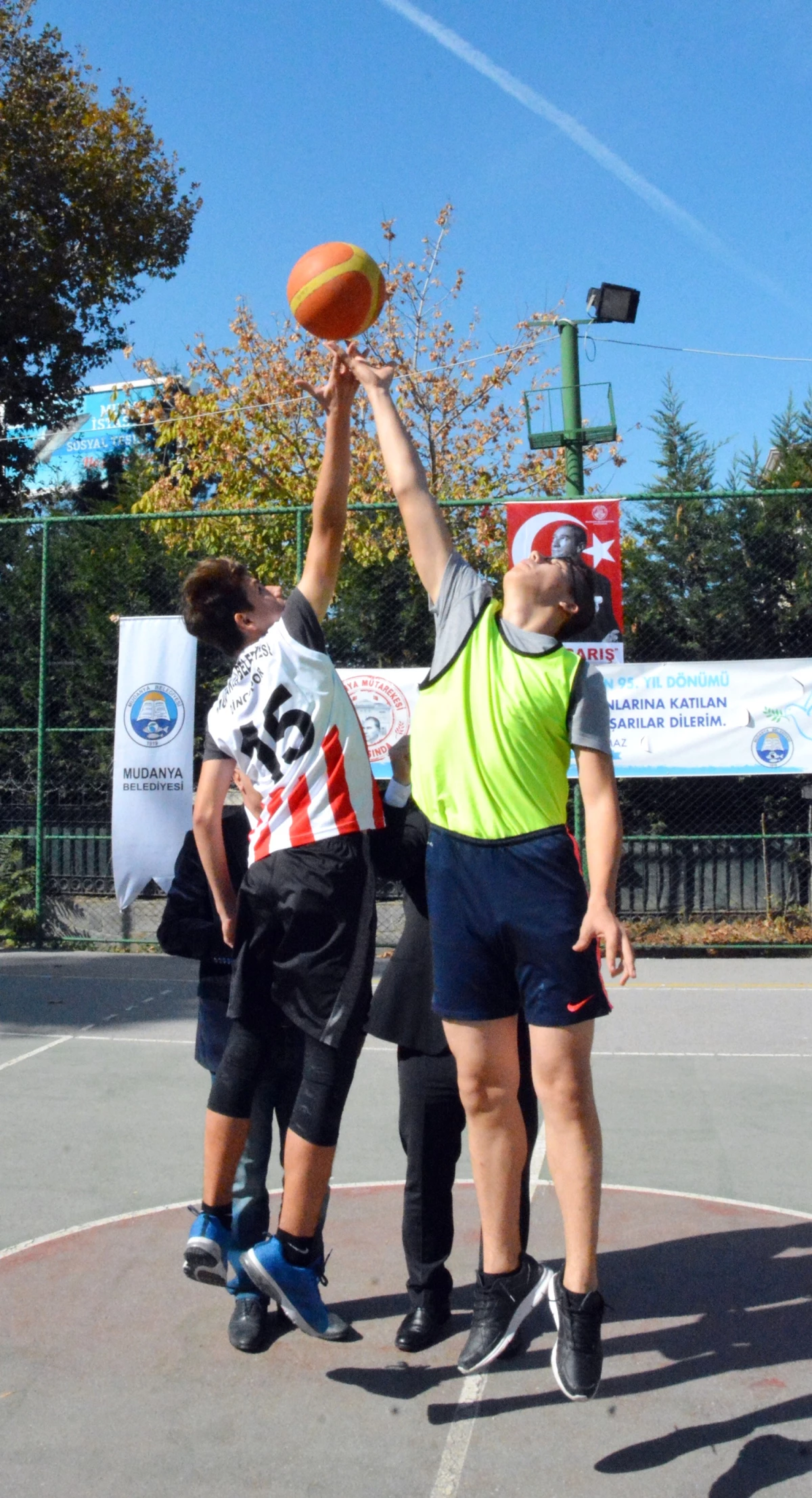 Mudanyalı Öğrenciler Basketbol Turnuvasında Yarıştı