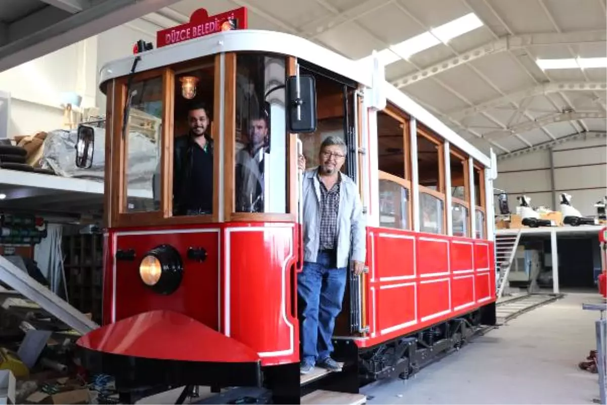 Ortaokul Mezunu Öztük, Ekibiyle Birlikte Tramvay Üretimi Yapıyor