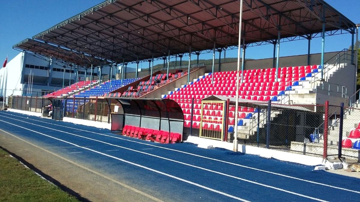 Söke İlçe Stadı Tribün Koltukları Yenilendi