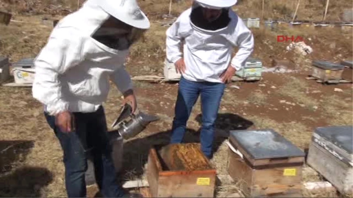 Tunceli\'nin Ovacık İlçesinde Komünist Partili Belediye\'nin Organik Ürünleri Türkiye Pazarını...