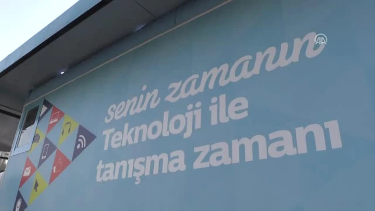 Türk Telekom Gezici Eğitim Tırı"