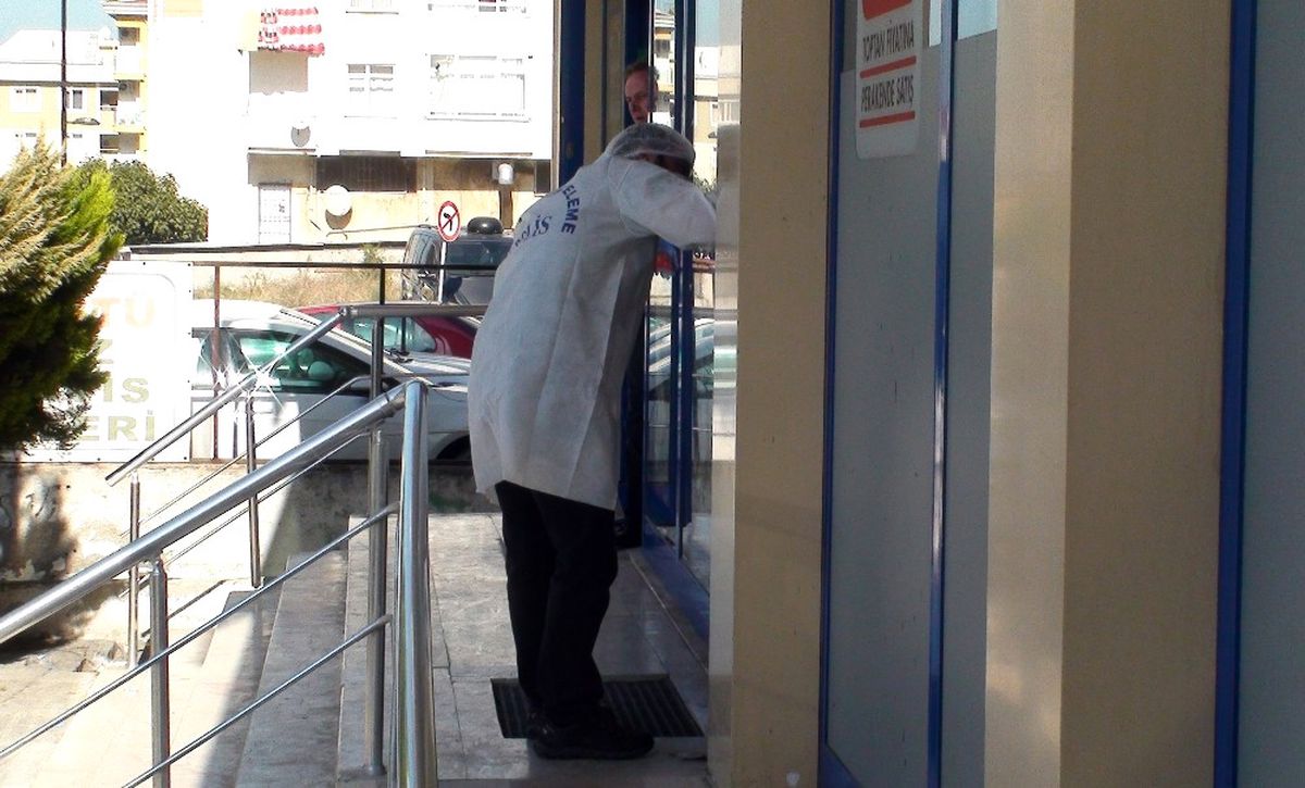 Ümraniye\'de Silahlı Market Soygunu