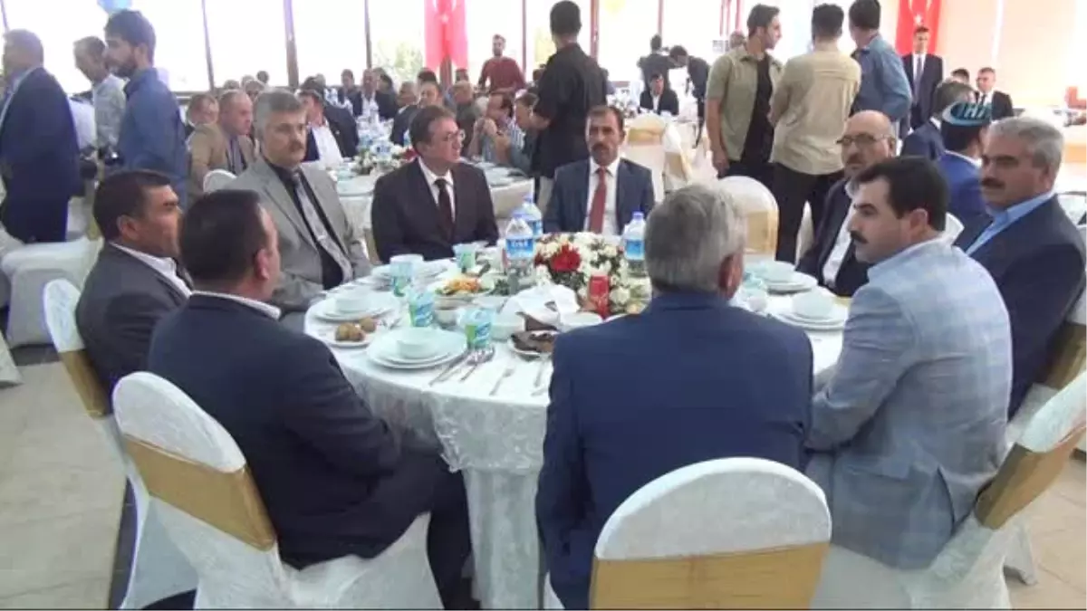 Vali Güzeloğlu Muhtarlarla Bir Araya Geldi