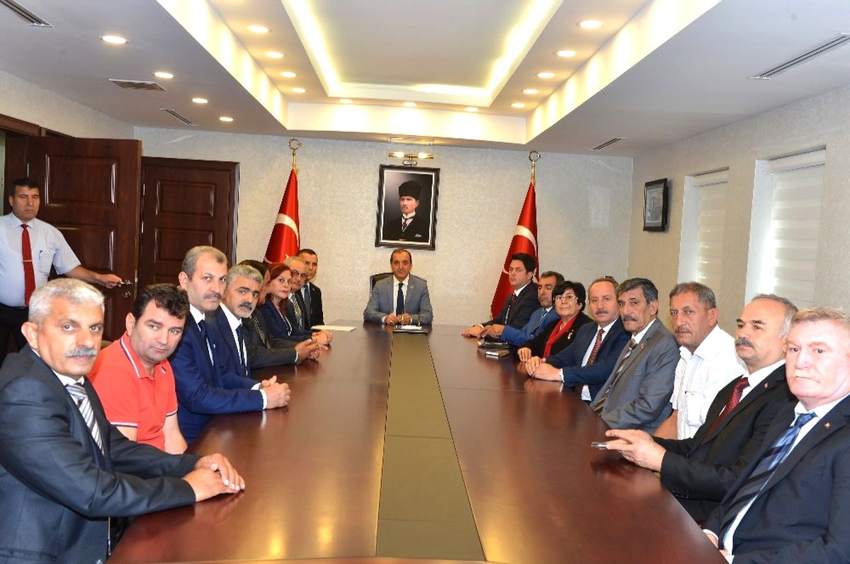 Vali Vekili Mustafa Aydın\'a Muhtarlar Günü Ziyareti