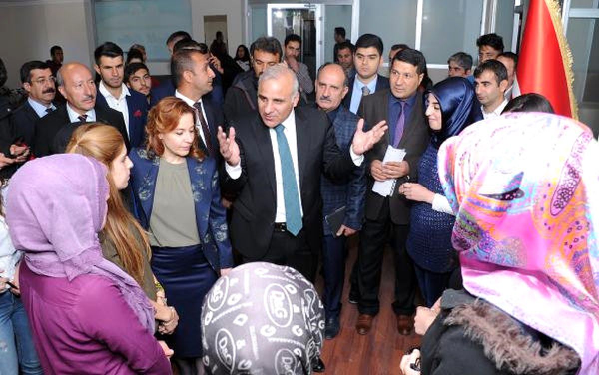Vali Zorluoğlu\'dan Sürekli Eğitim Merkezi\'ne Ziyaret