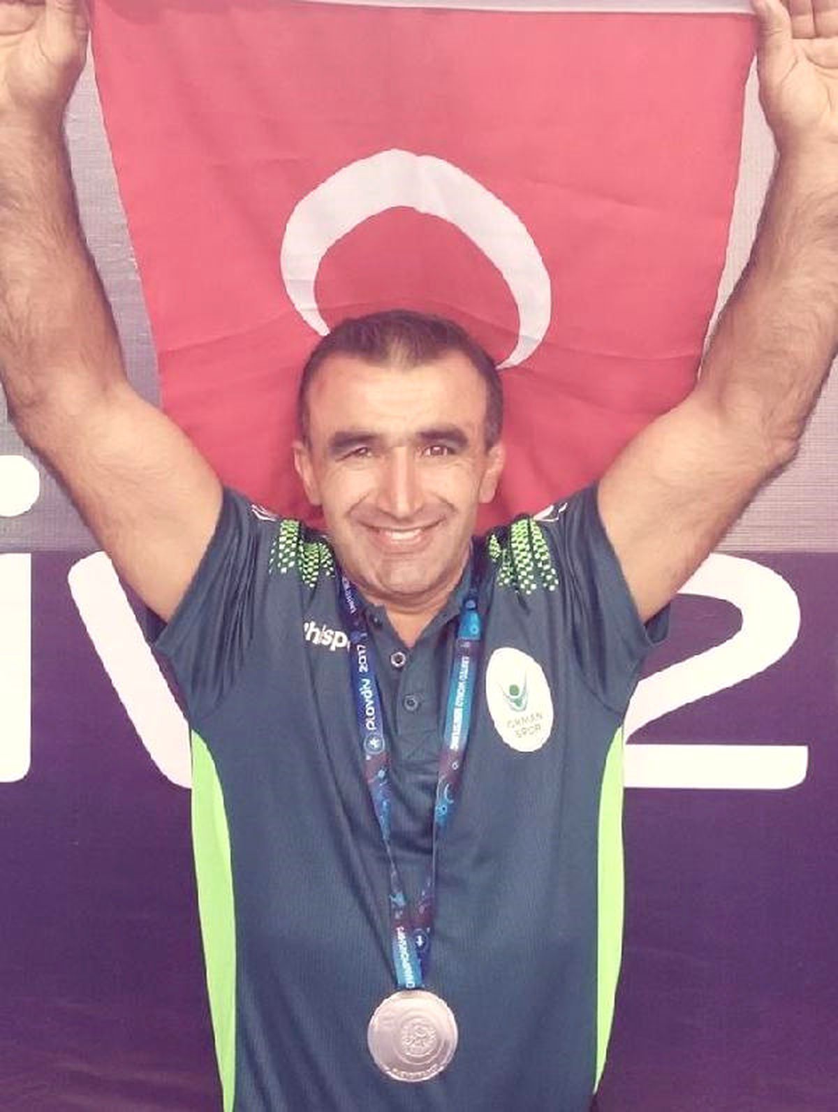 Veteran Güreşçi Nazif Barutçu Dünya İkincisi Oldu