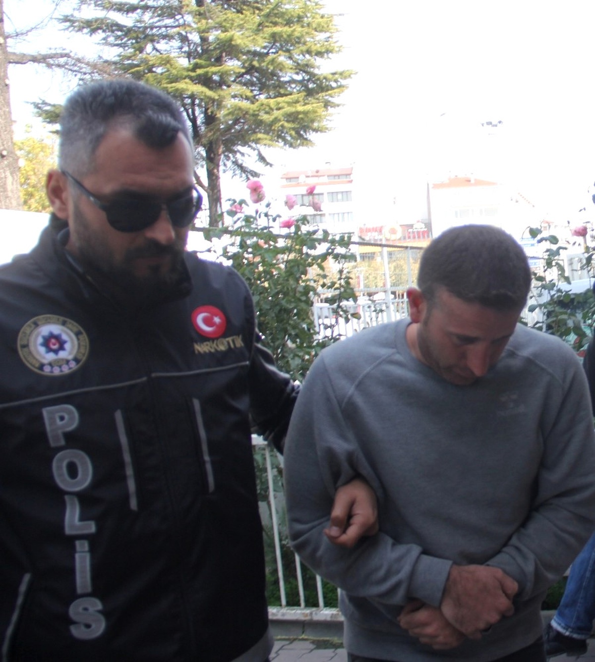 20 Kilo Eroinle Yakalanan Şahıs Tutuklandı, Eşi Serbest Bırakıldı