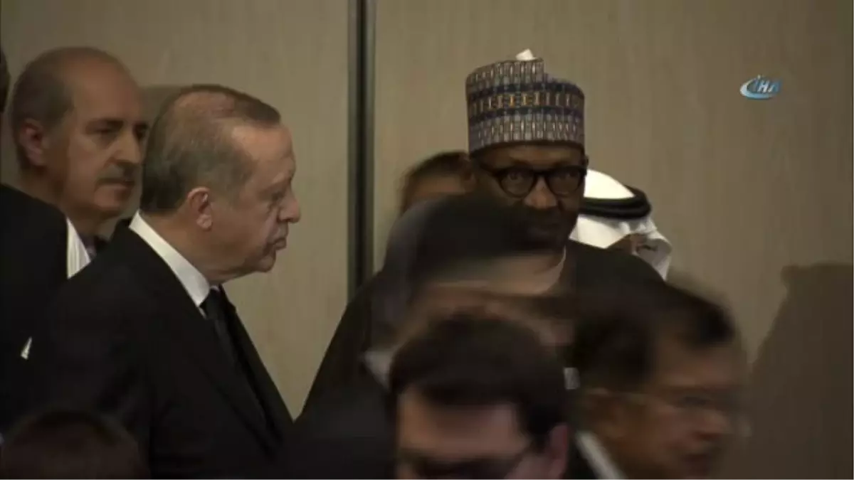 D-8 Zirvesine Katılan Devlet ve Hükümet Başkanları Aile Fotoğrafı Çektirdi