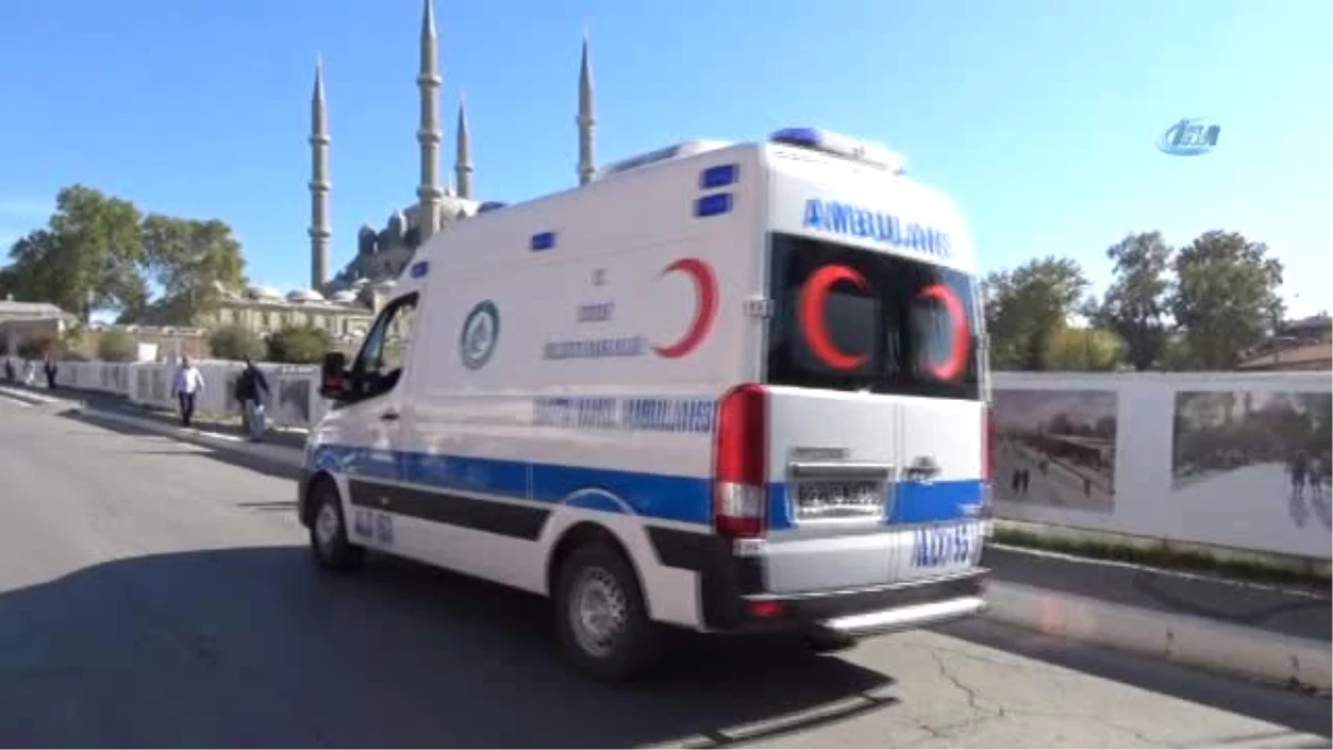 Edirne\'nin İlk Kadın Ambulans Şoförü Direksiyona Geçti