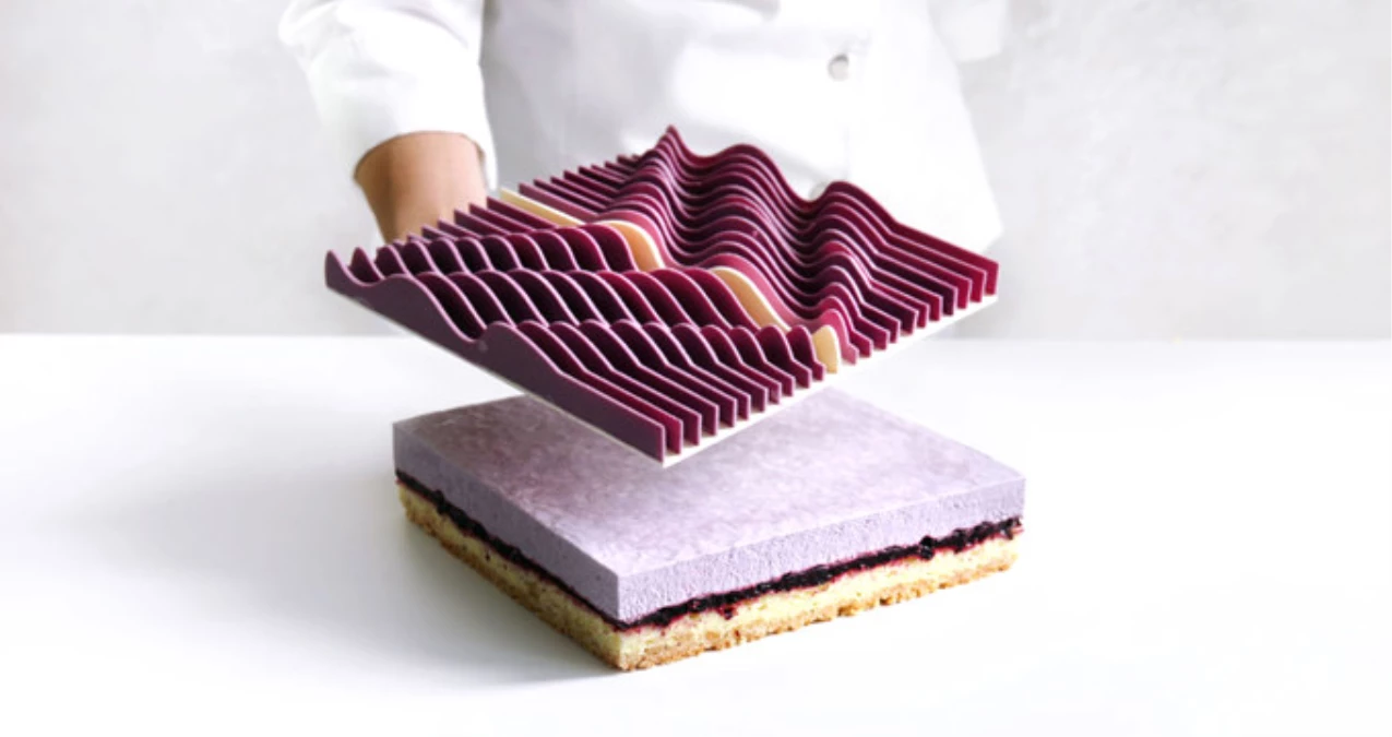 Genç Mimarın İnşa Ettiği Geometrik Pastalar Göz Kamaştırıyor