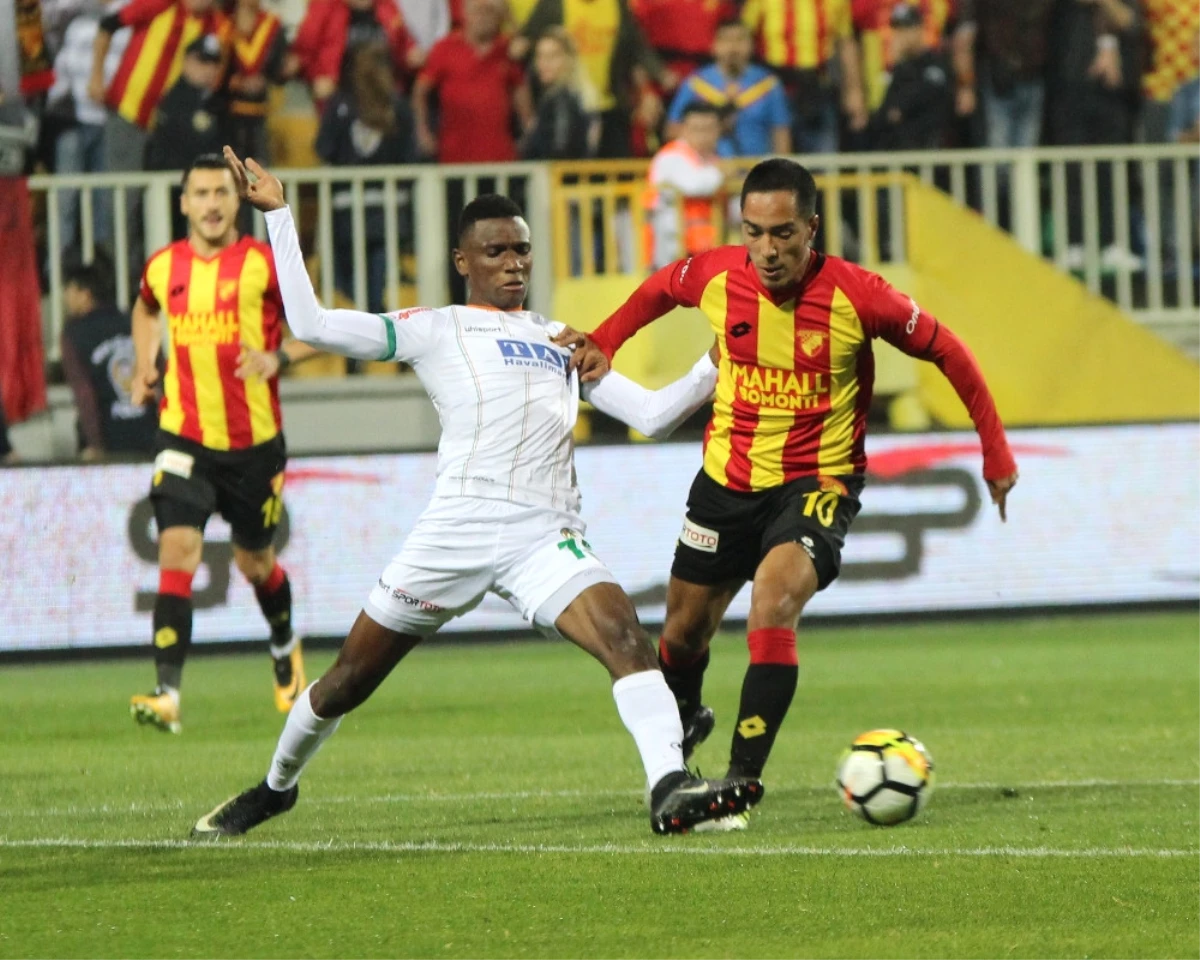 Göztepe İlk Yarıyı Önde Bitirdi