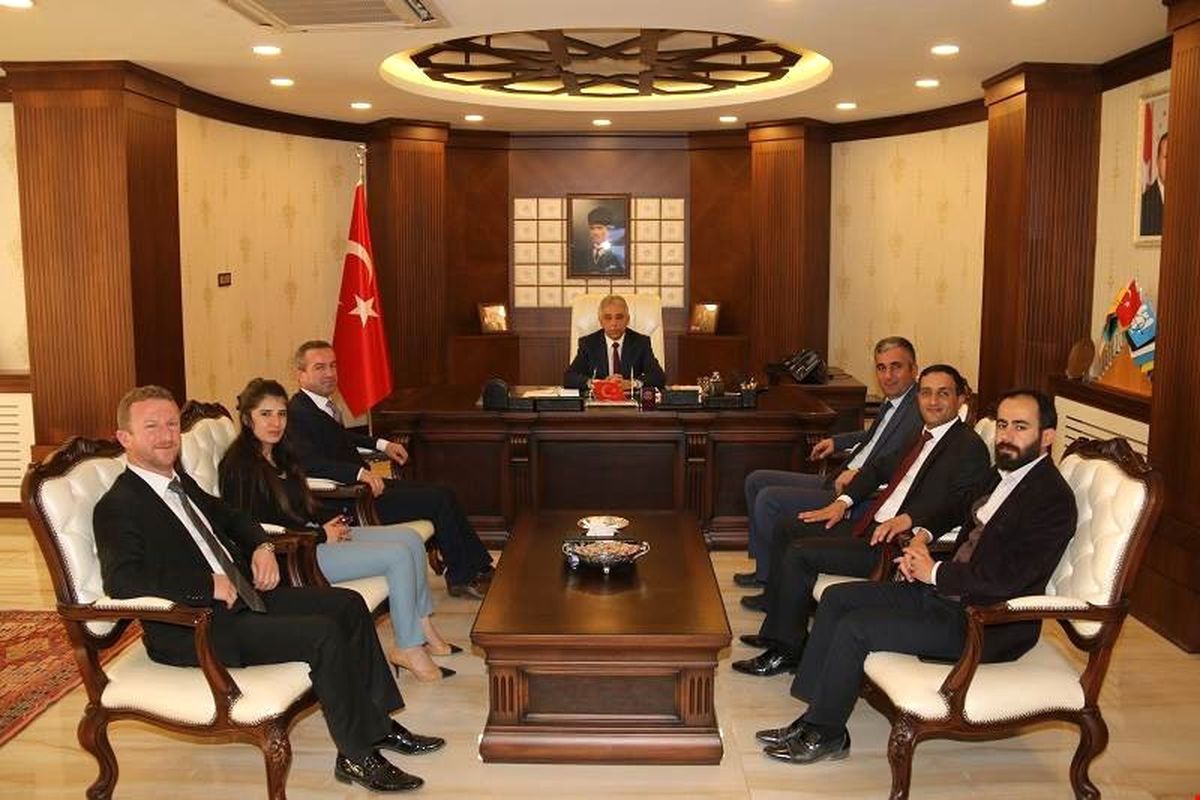 Hakkari Barosundan Vali Toprak\'a Ziyaret
