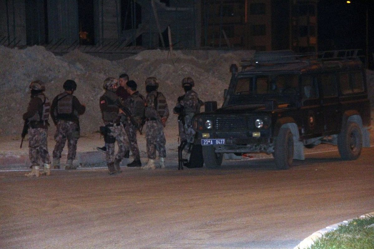 Kardeşini Rehin Alan Şahıs, Polis Tarafından İkna Edildi