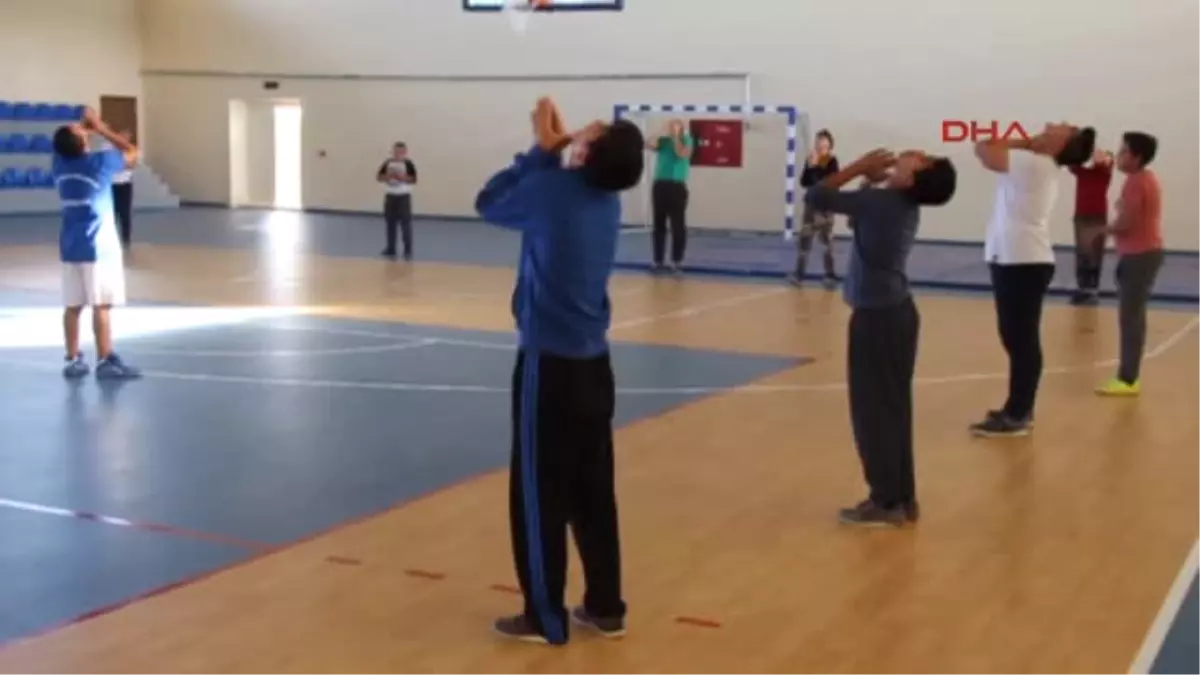 Kick Boks ve Güreşe Yoğun İlgi