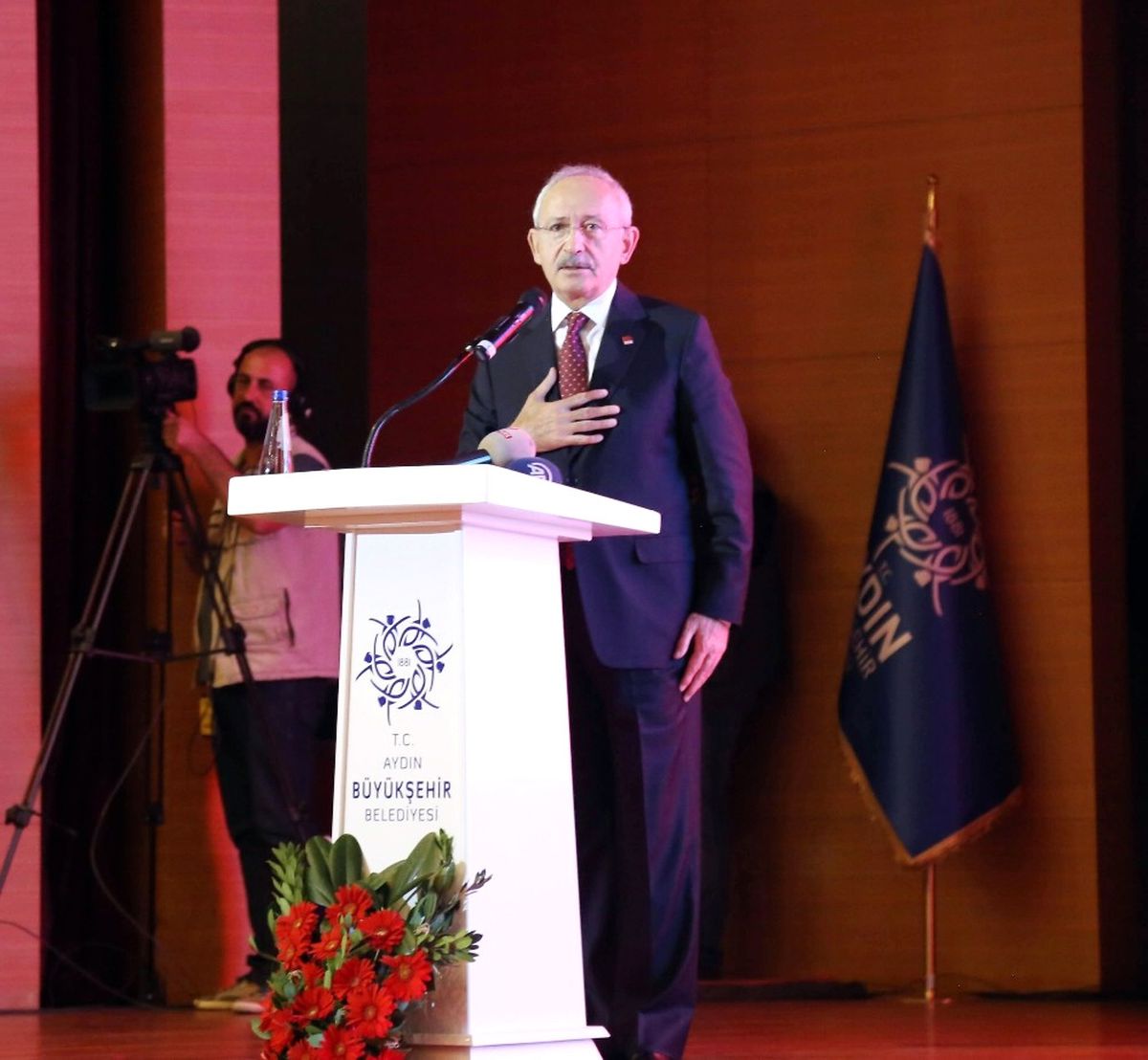 Kılıçdaroğlu: "Belediye Başkanlarının İstifa Ettirilmeye Zorlanması Milli İradeye Haksızlıktır"
