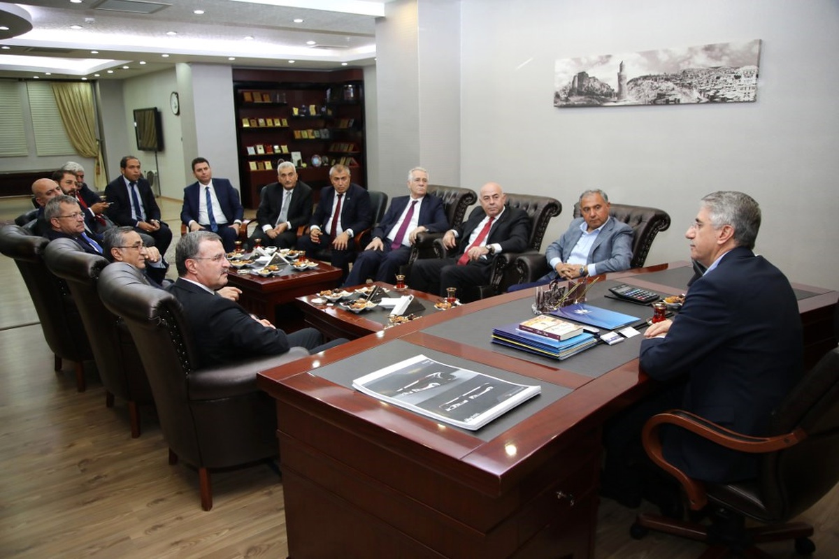 OSBÜK Heyetinden Başkan Yanılmaz\'a Ziyaret
