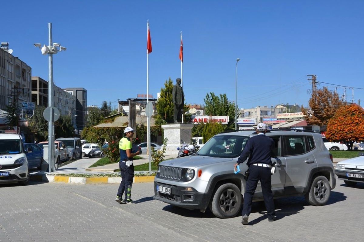 Sürücülere Broşürlü Uyarı
