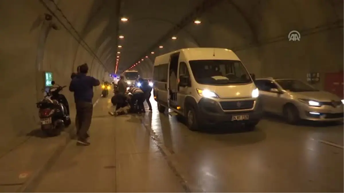 Tünelde Açık Bırakılan Rögar Kapağına Çarpan Motosikletli Yaralandı