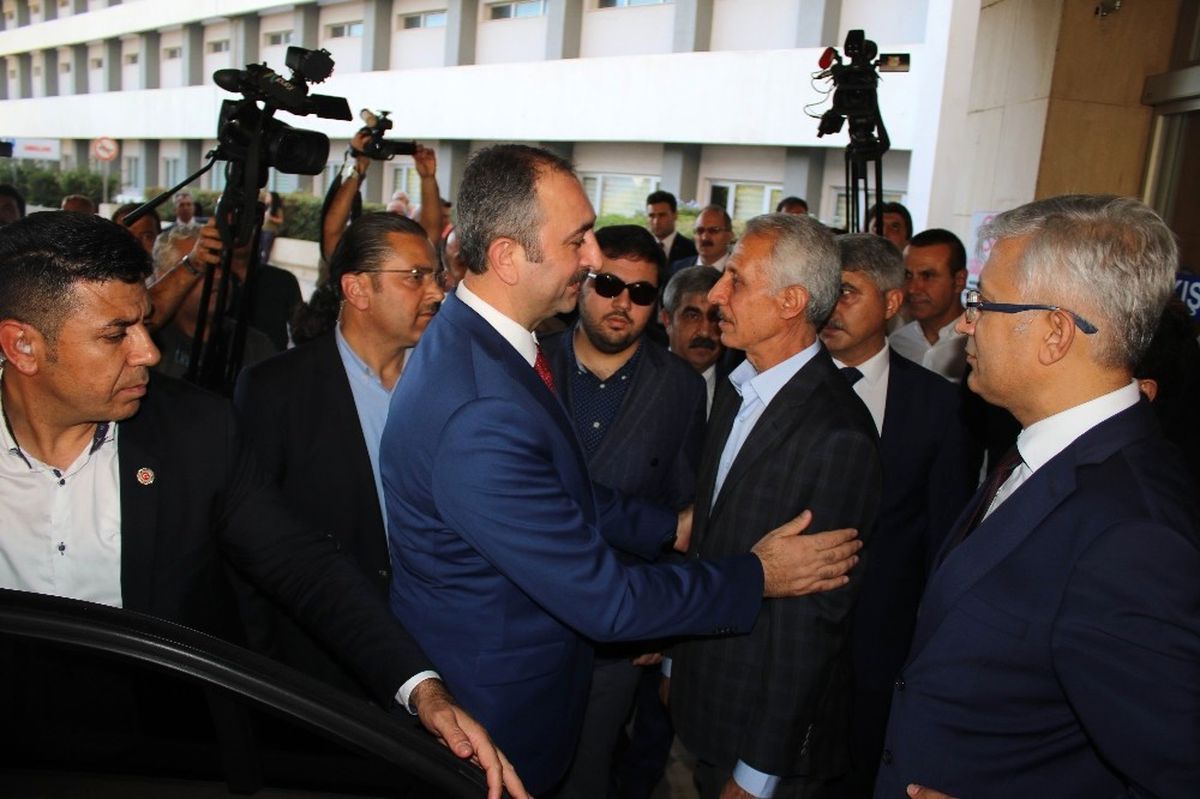 Adalet Bakanı Gül, Yaralı Savcıyı Ziyaret Etti