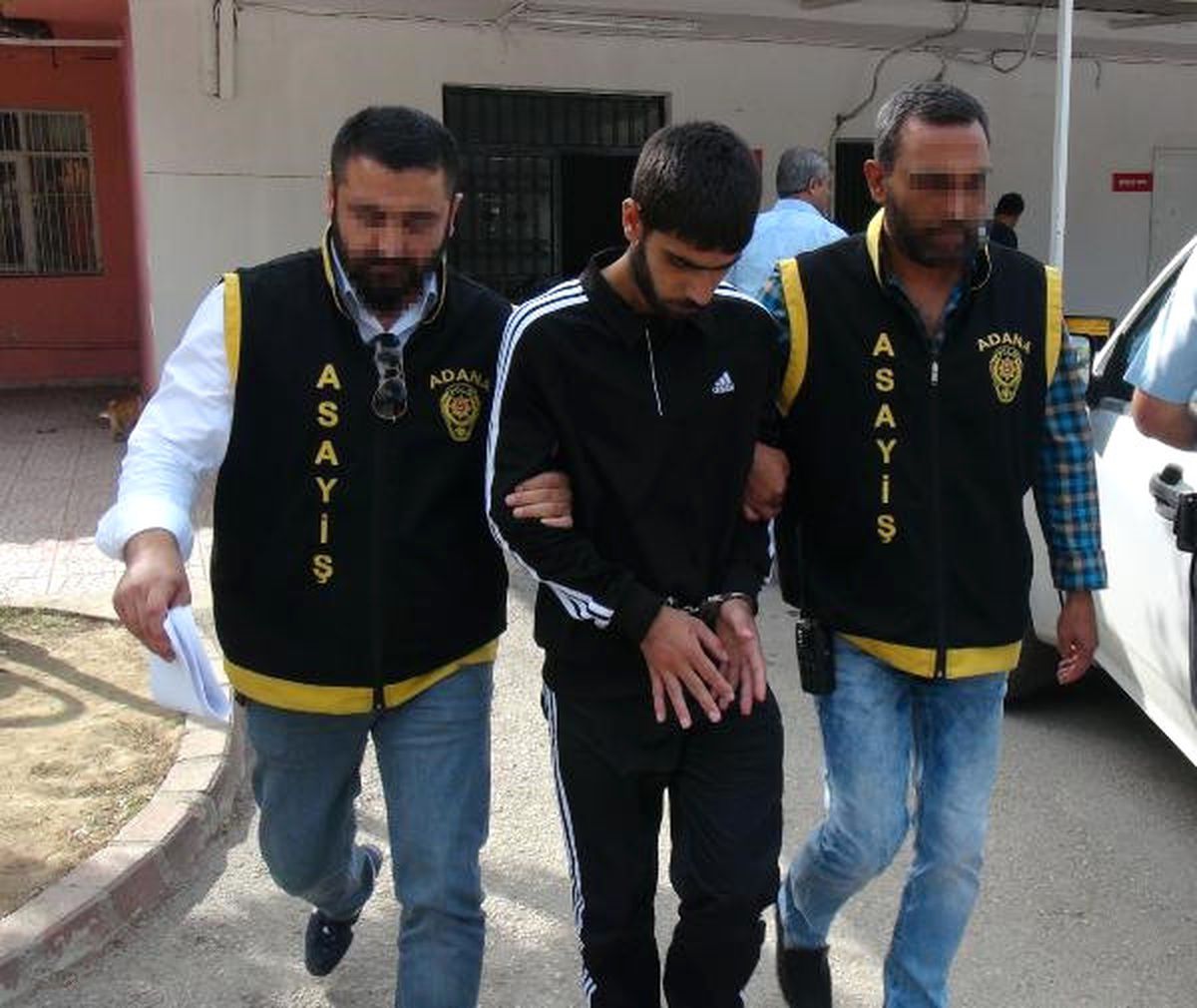 Adana\'da Bir Kadının 100 Lirasını Gasp Eden Şüpheli Yakalandı