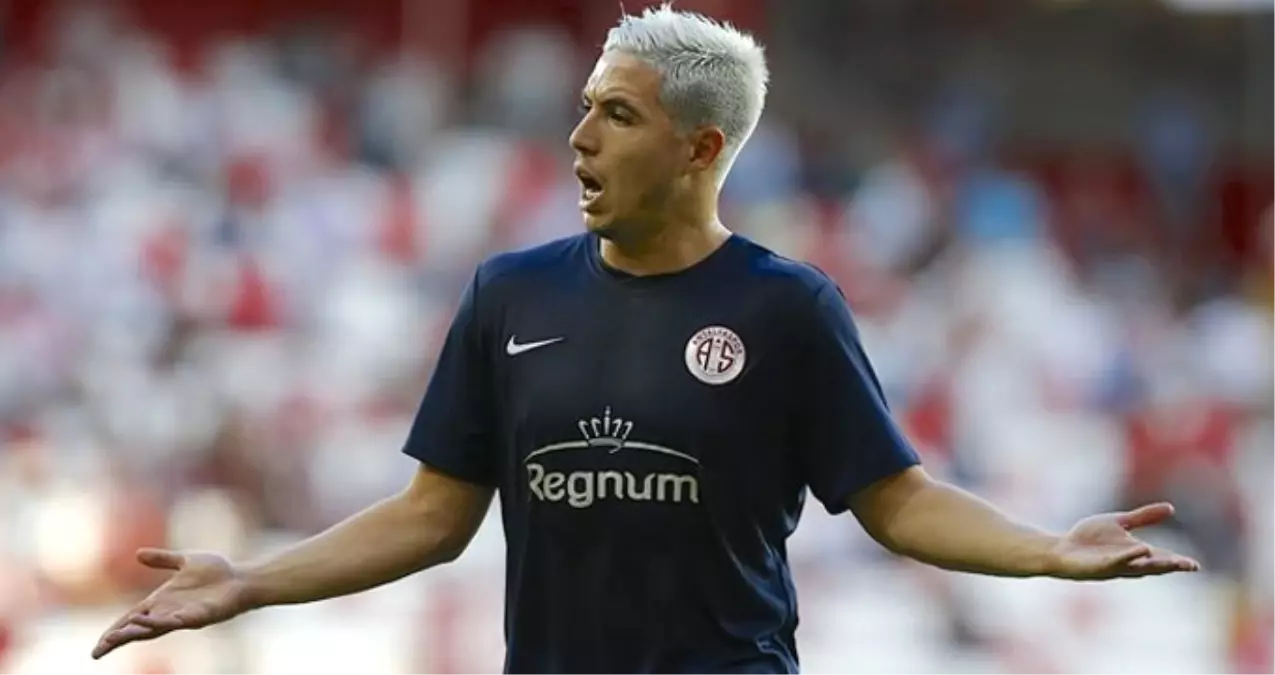 Antalyasporlu Taraftarlar, Yıllık 7 Milyon Euro Kazanan Nasri\'yi Islıkladı