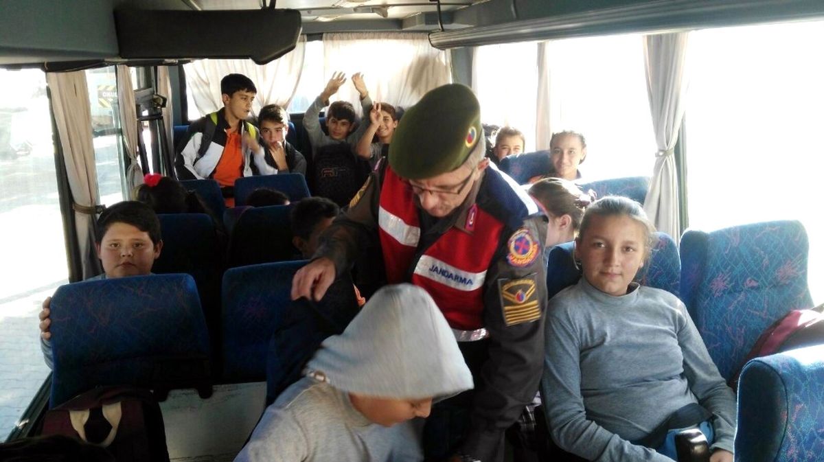 Jandarmadan Okul Servis Araçlarına Sıkı Denetim