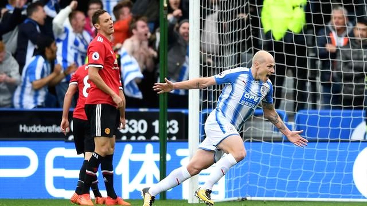 Manchester United Fırtınasına Huddersfield\'a Molası
