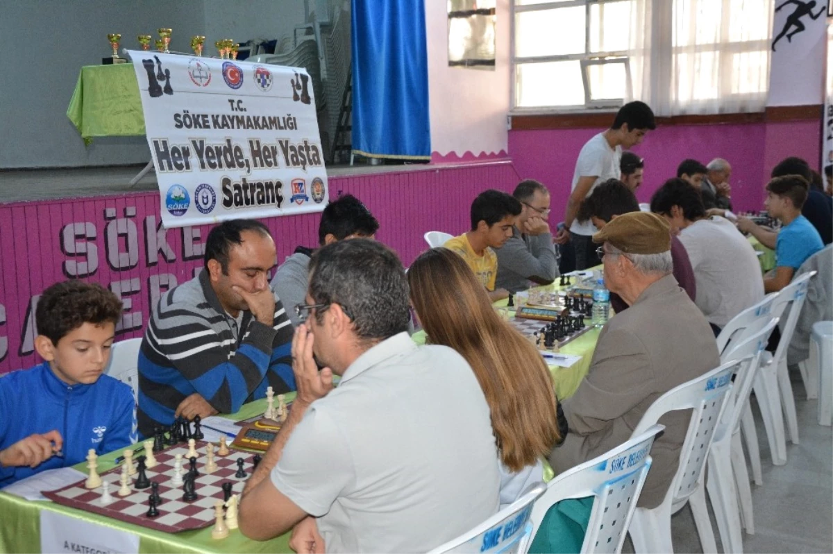 Söke\'de Cumhuriyet Kupası Satranç Turnuvası