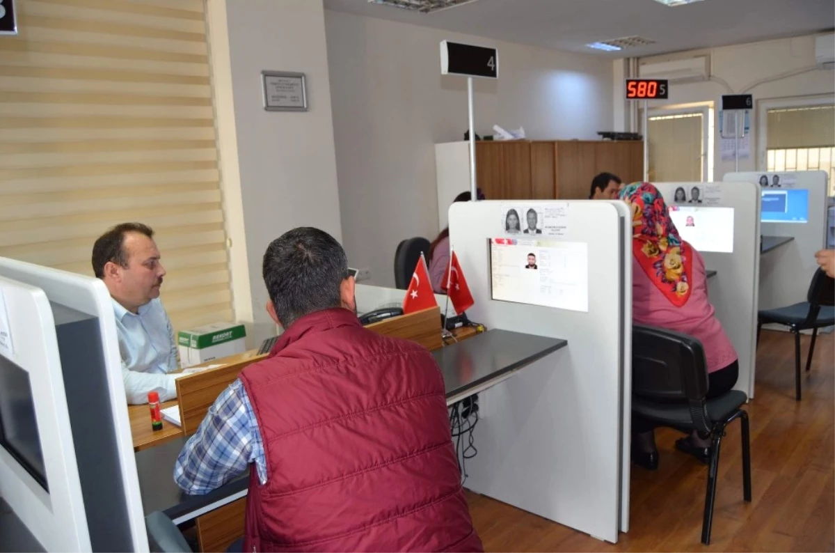 Trabzon\'da Çipli Kimlik Kartı Sayısında Plakayı Yakaladı