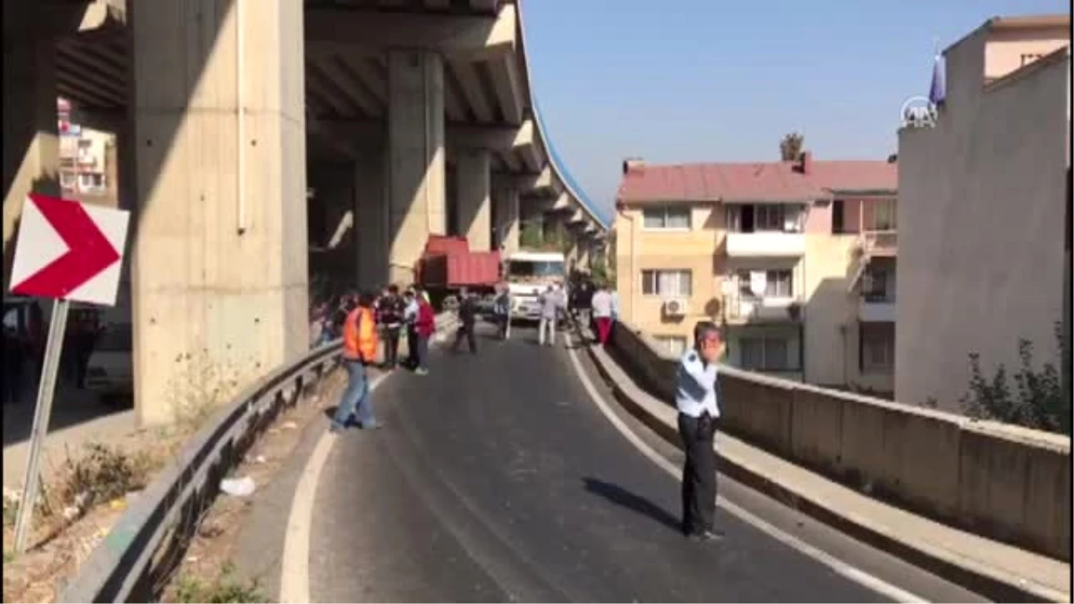 Trafik Kazası: 1 Ölü - İzmir