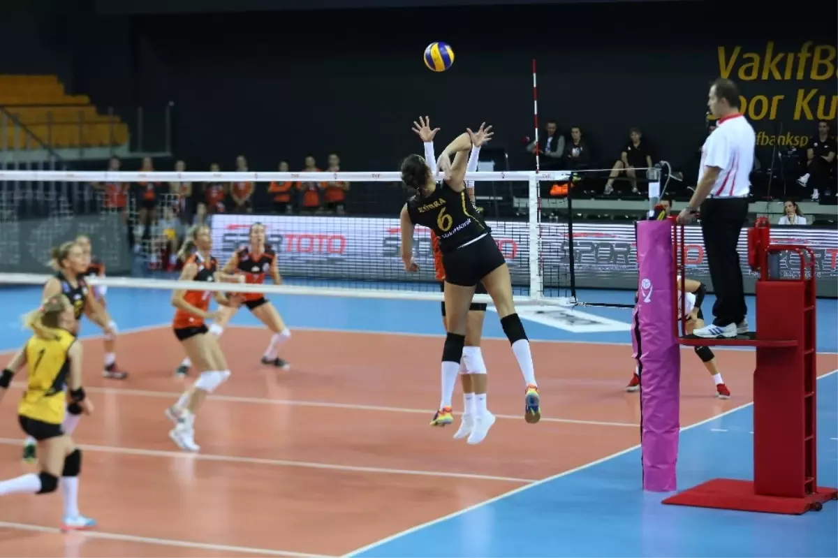 Vakıfbank Evindeki İlk Maçını Kazandı