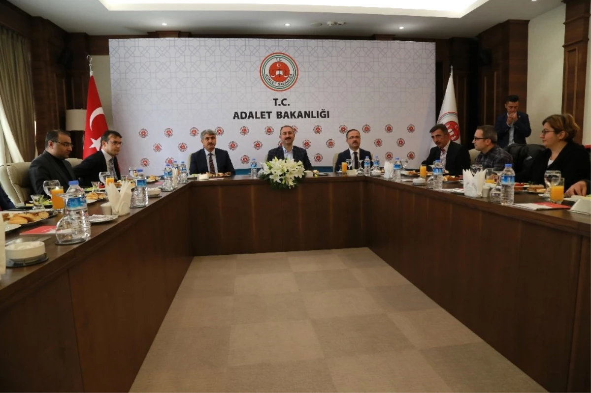 Adalet Bakanı Gül: "İadeyi Engelleyecek Bir Belge, Bir Eksiklik Kalmamıştır"