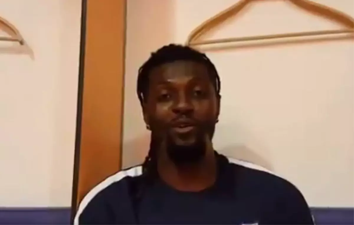 Adebayor\'dan Pepe\'ye Mesaj