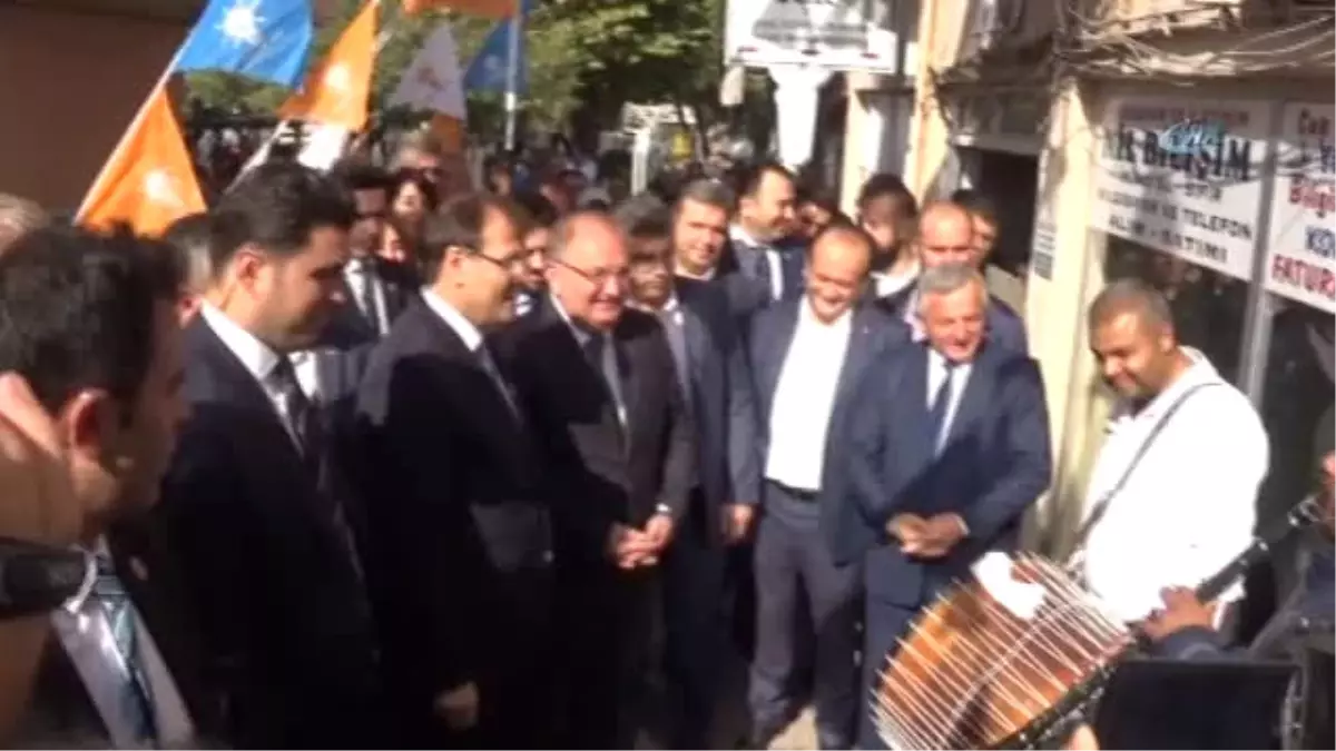 Başbakan Yardımcısı Çavuşoğlu: "16 Yıldır Türkiye\'de Tarih Yazılıyor"