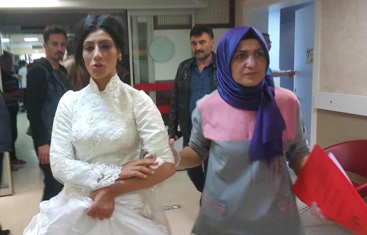 Damat ve Gelin Tarafı Kavga Etti: 11 Kişi Hastanelik Oldu