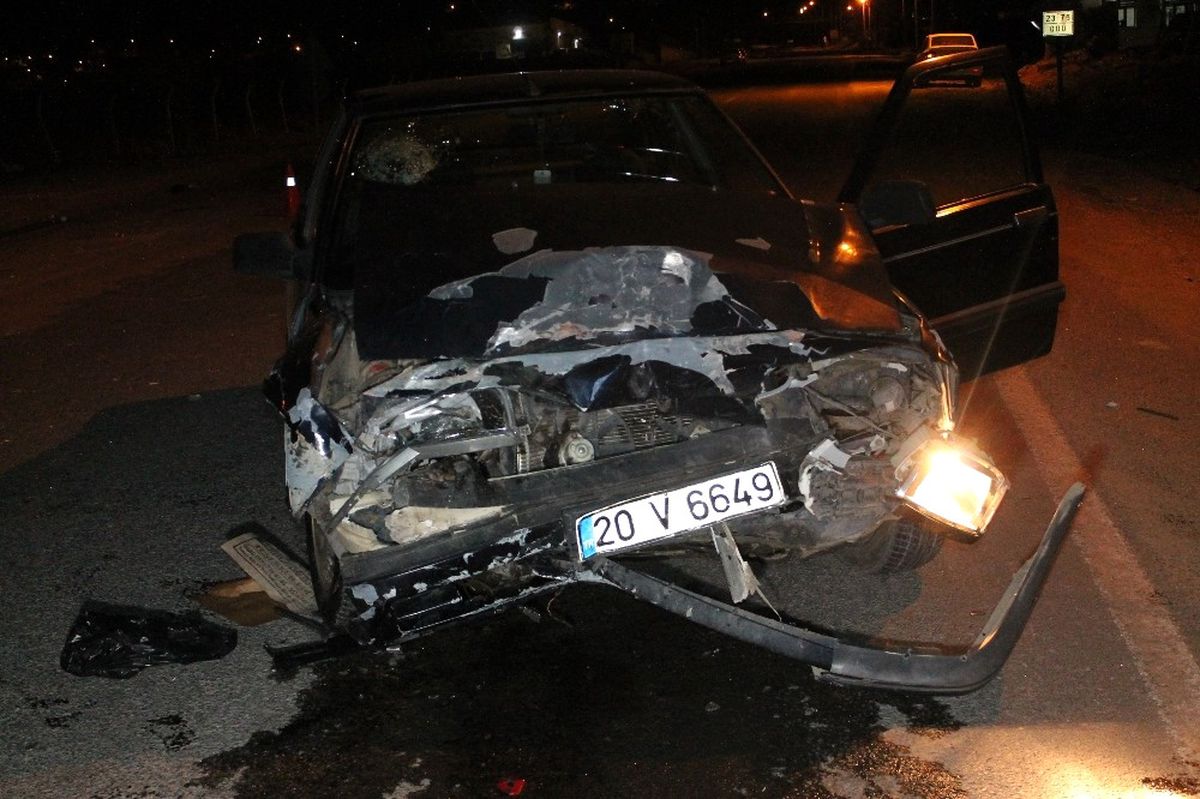 Elazığ\'da Trafik Kazası: 3 Yaralı