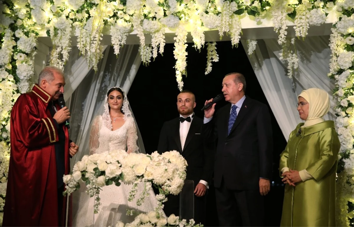 Cumhurbaşkanı Erdoğan, Beşiktaşlı Gökhan Töre\'nin Nikah Şahidi Oldu
