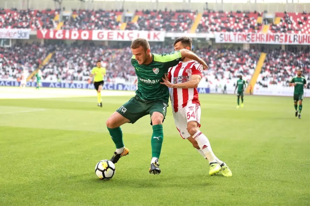 Süper Lig: D.g. Sivasspor: 0 - Bursaspor: 0 (İlk Yarı)