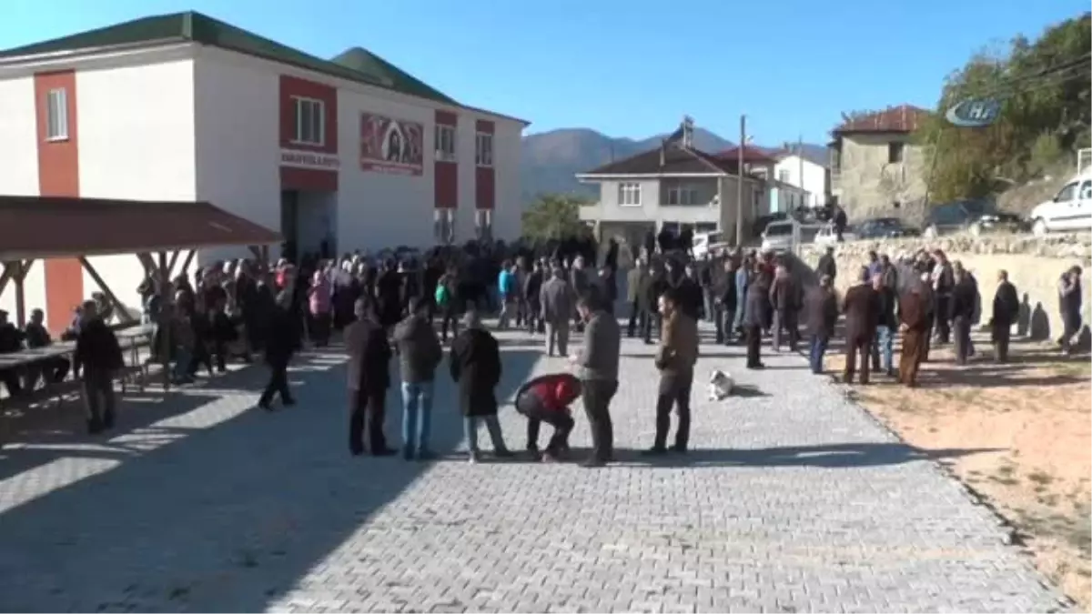 Trafik Kazasında Hayatını Kaybeden Merve Oruç, Son Yolculuğuna Duvağıyla Uğurlandı