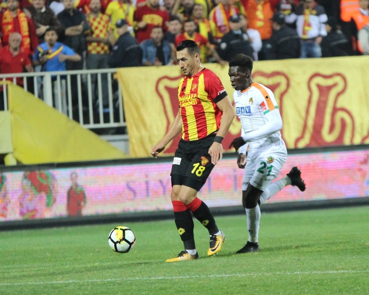 Adis Jahovic Tahta Oturdu